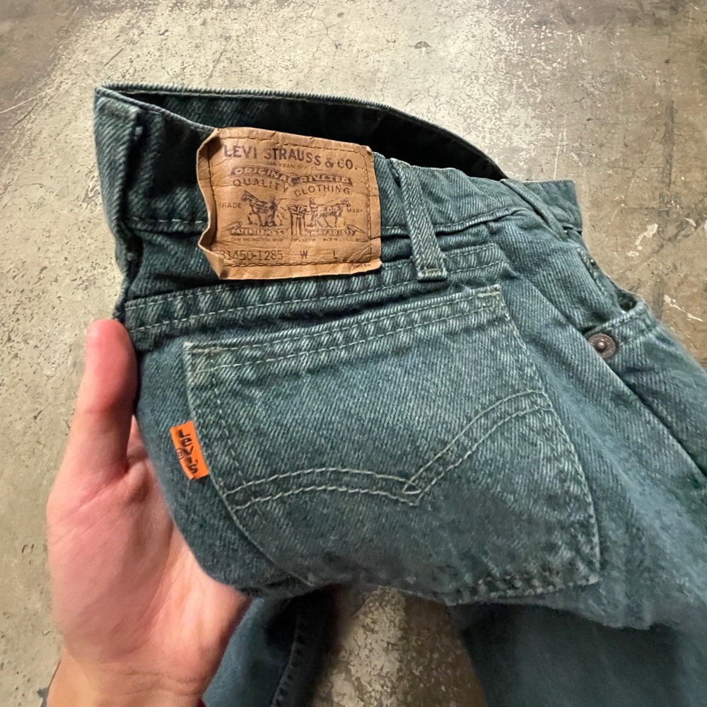 Forest green vintage Levi’s petite jeans